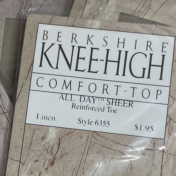 Berkshire All day Sheer. Reinforced Toe. Color Linen. Style 6355. 5 pairs - Picture 3 of 5